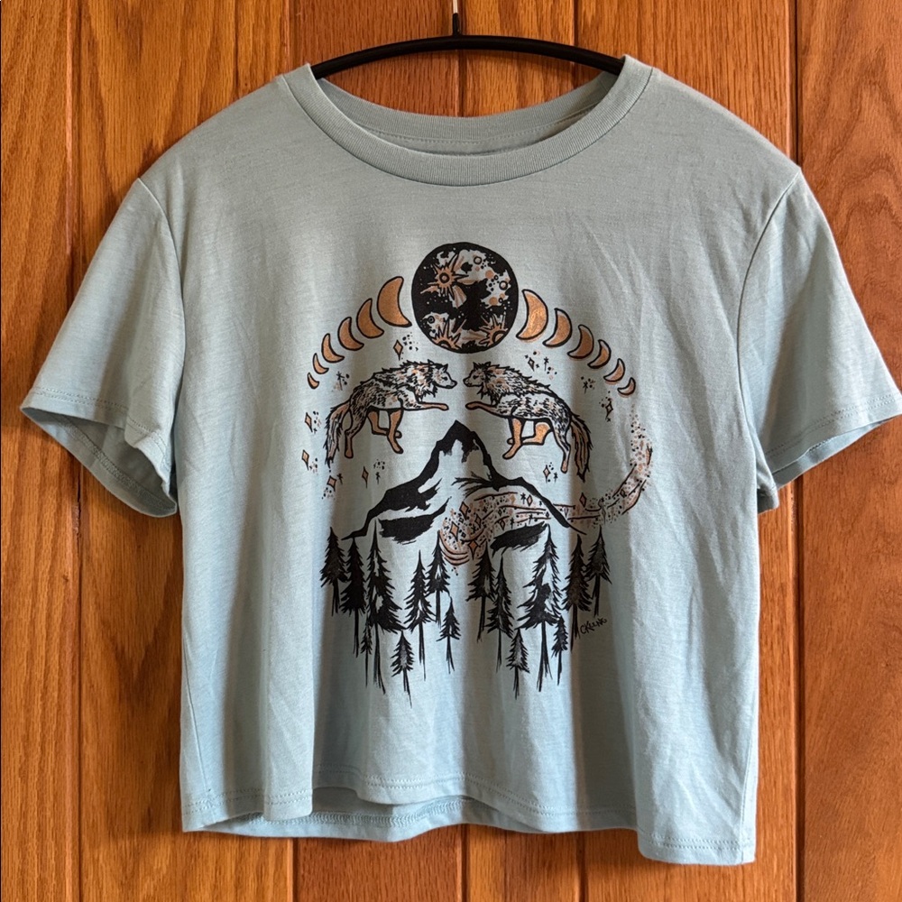 Wolf Tee